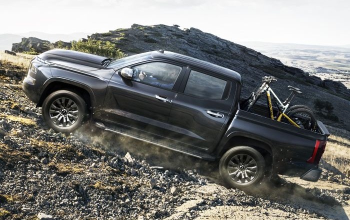 MITSUBISHI ALL NEW L200 DAKAR - Gracia Autos