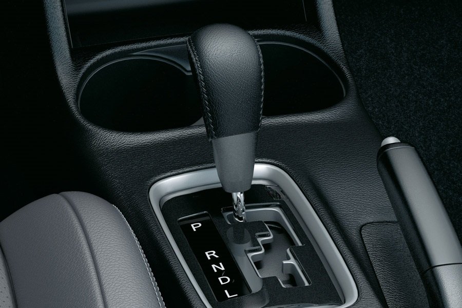 MITSUBISHI OLD OUTLANDER - Gracia Autos