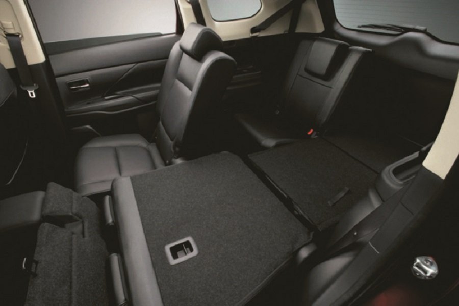 MITSUBISHI OLD OUTLANDER - Gracia Autos